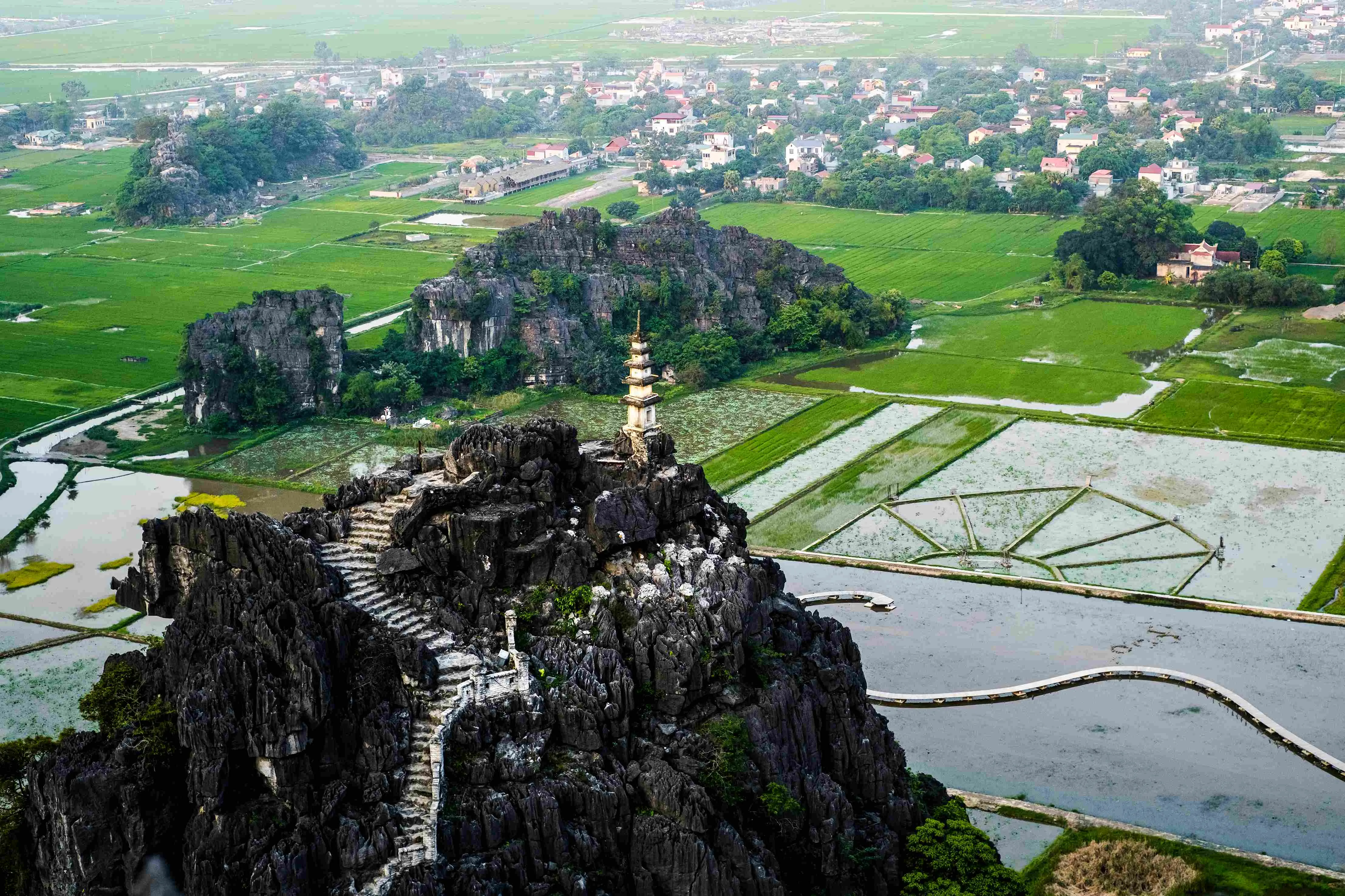beautiful-landscape-photography-mua-cave-trang-ninh-binh-vietnam_11zon.webp