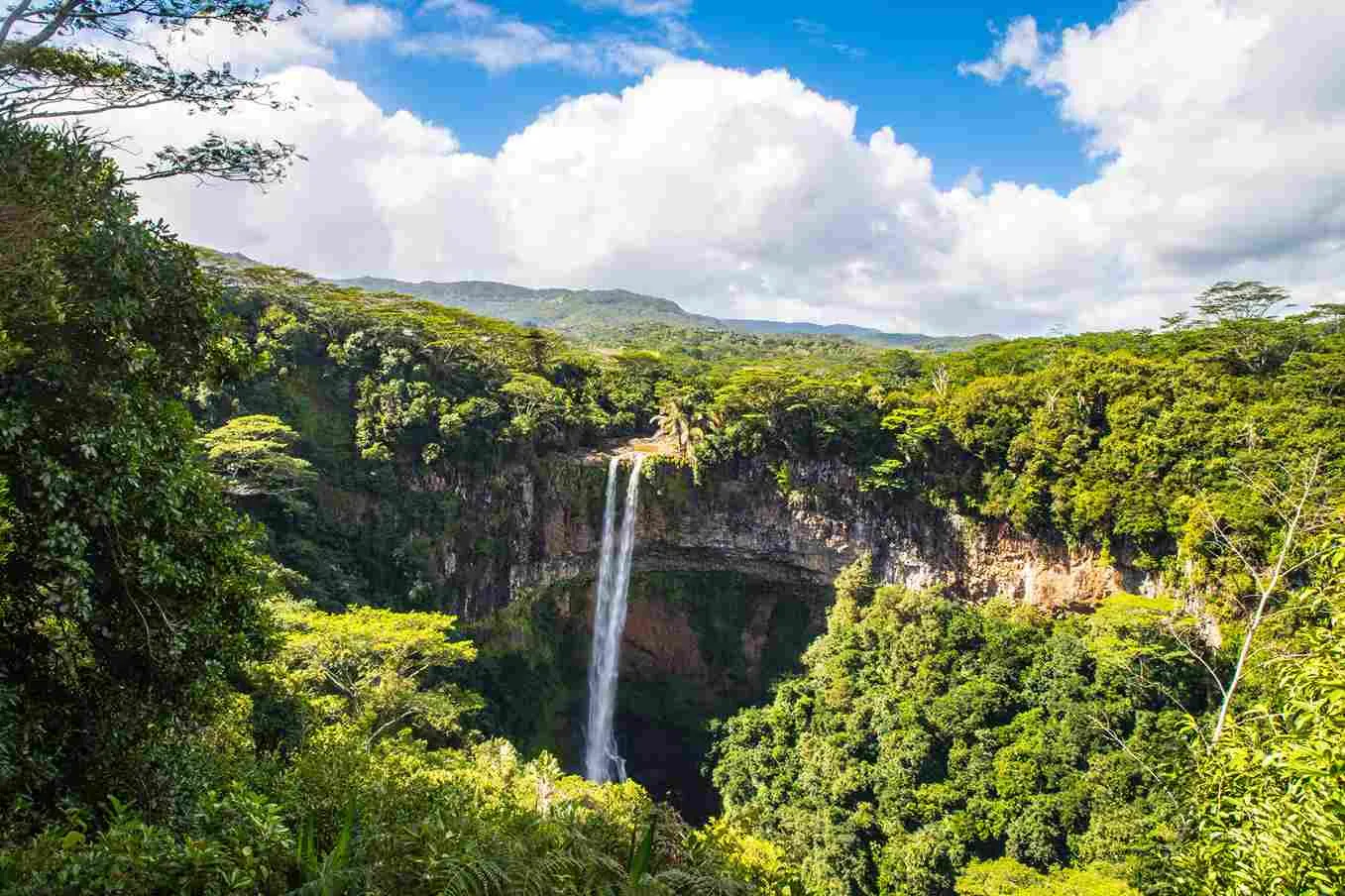 beautiful-scenery-chamarel-waterfall-mauritius-cloudy-sky_11zon.webp