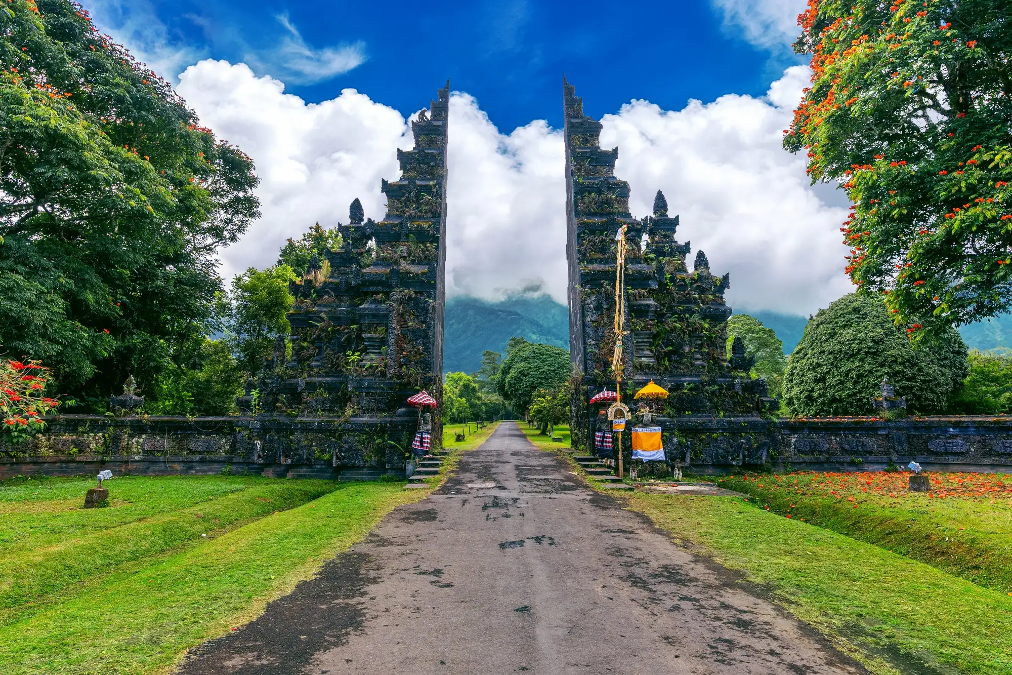 big-entrance-gate-bali-indonesia.webp